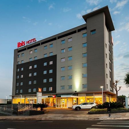 Отель Ibis Ориньюс Экстерьер фото
